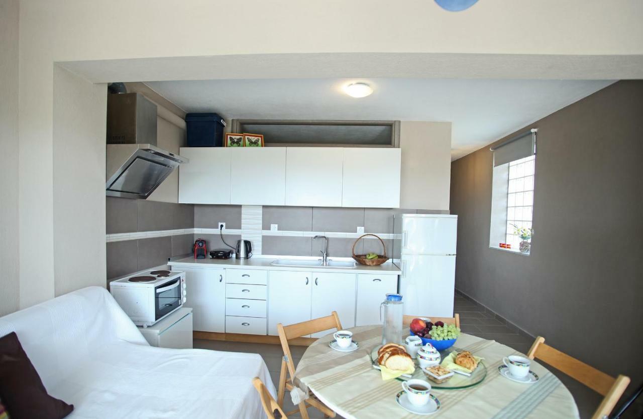 See To Sea Apartments Paralia Dionysiou Exterior photo